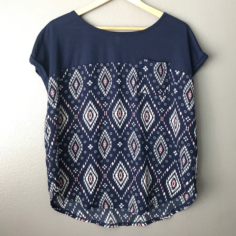 Xhilaration top - flowy with pocket